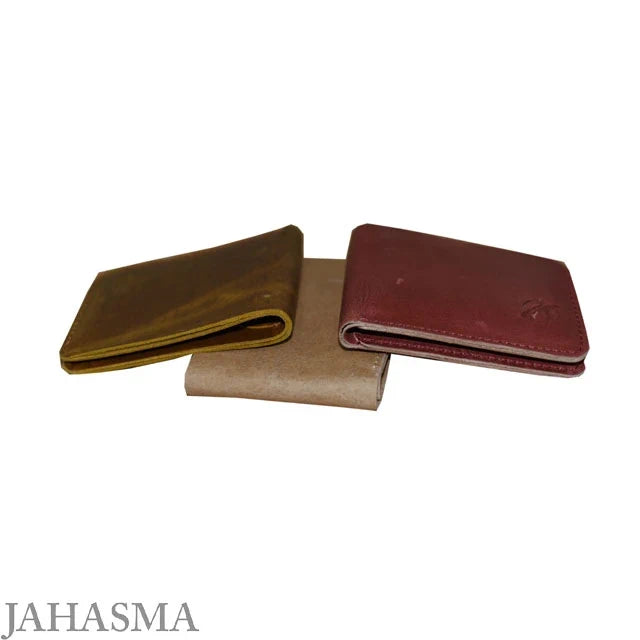 Slim & Smart Men’s Leather Wallet – Compact Card Holder with Sleek Slip Design, 100% Leather